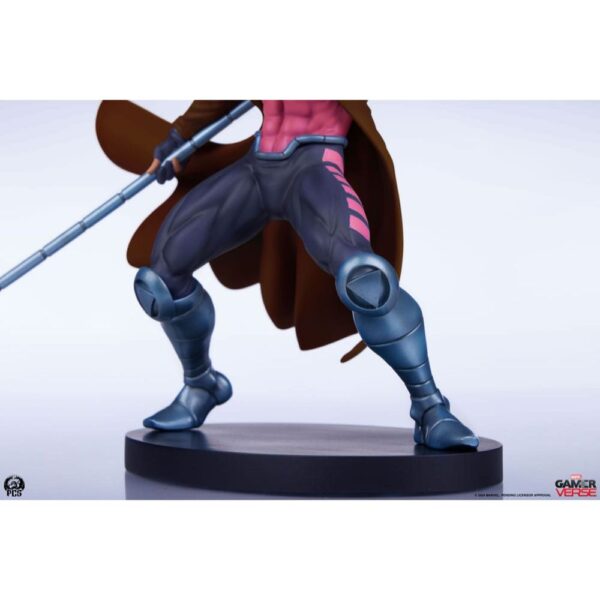 white-gambit close up legs
